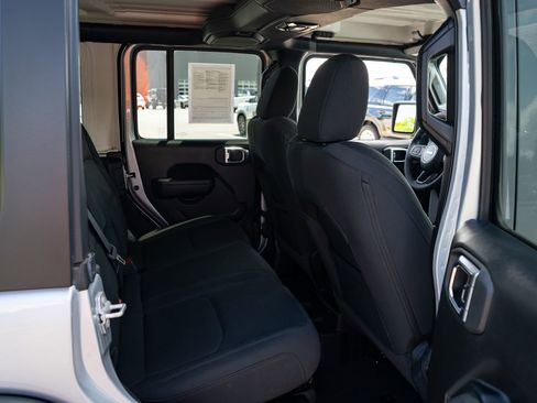 Used 2023 Jeep Wrangler Unlimited w/ Convenience Group AWD/4WD image 20
