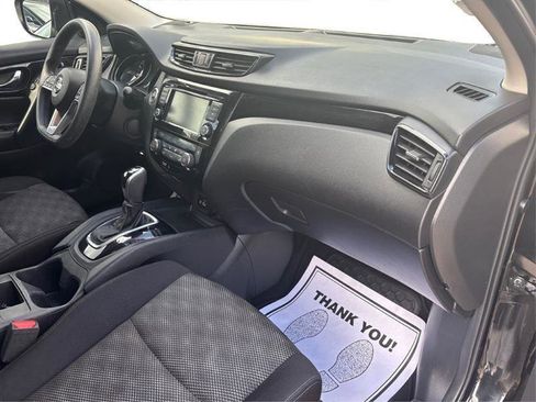 Used 2020 Nissan Rogue Sport SV image 10