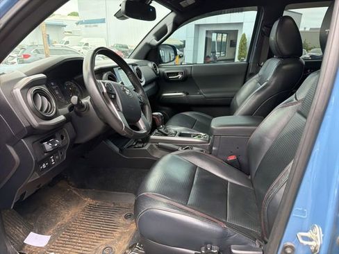 Used 2018 Toyota Tacoma TRD Pro AWD/4WD image 4
