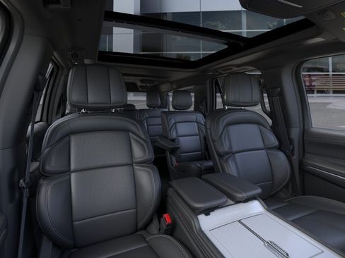 New 2026 Lincoln Navigator L Reserve w/ Jet Appearance Package AWD/4WD image 10