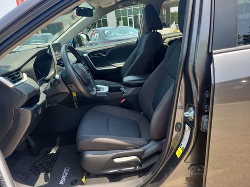 Used 2023 Toyota RAV4 LE FWD image 15
