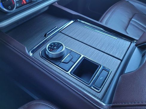 Used 2024 Ford Expedition Max Limited image 12