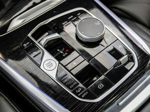 Used 2023 BMW X7 xDrive40i w/ M Sport Package AWD/4WD image 34