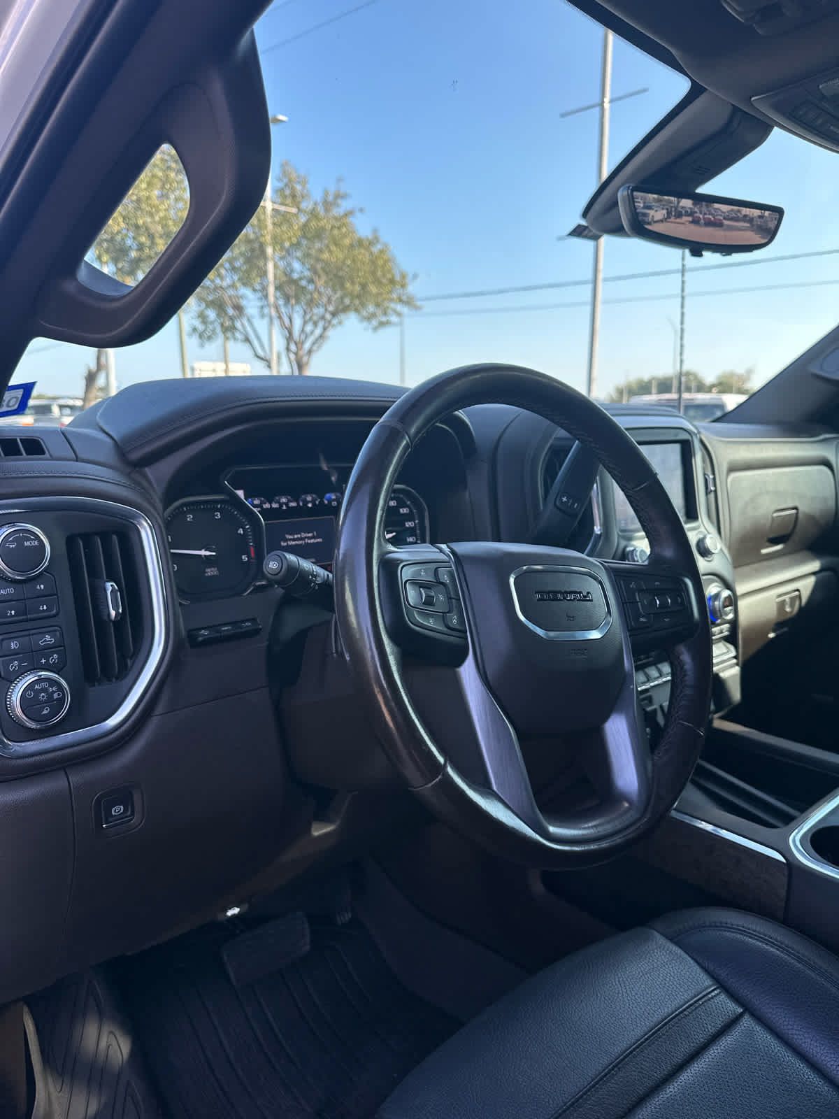 Used 2021 GMC Sierra 3500 Denali w/ Denali Ultimate Package AWD/4WD image 5