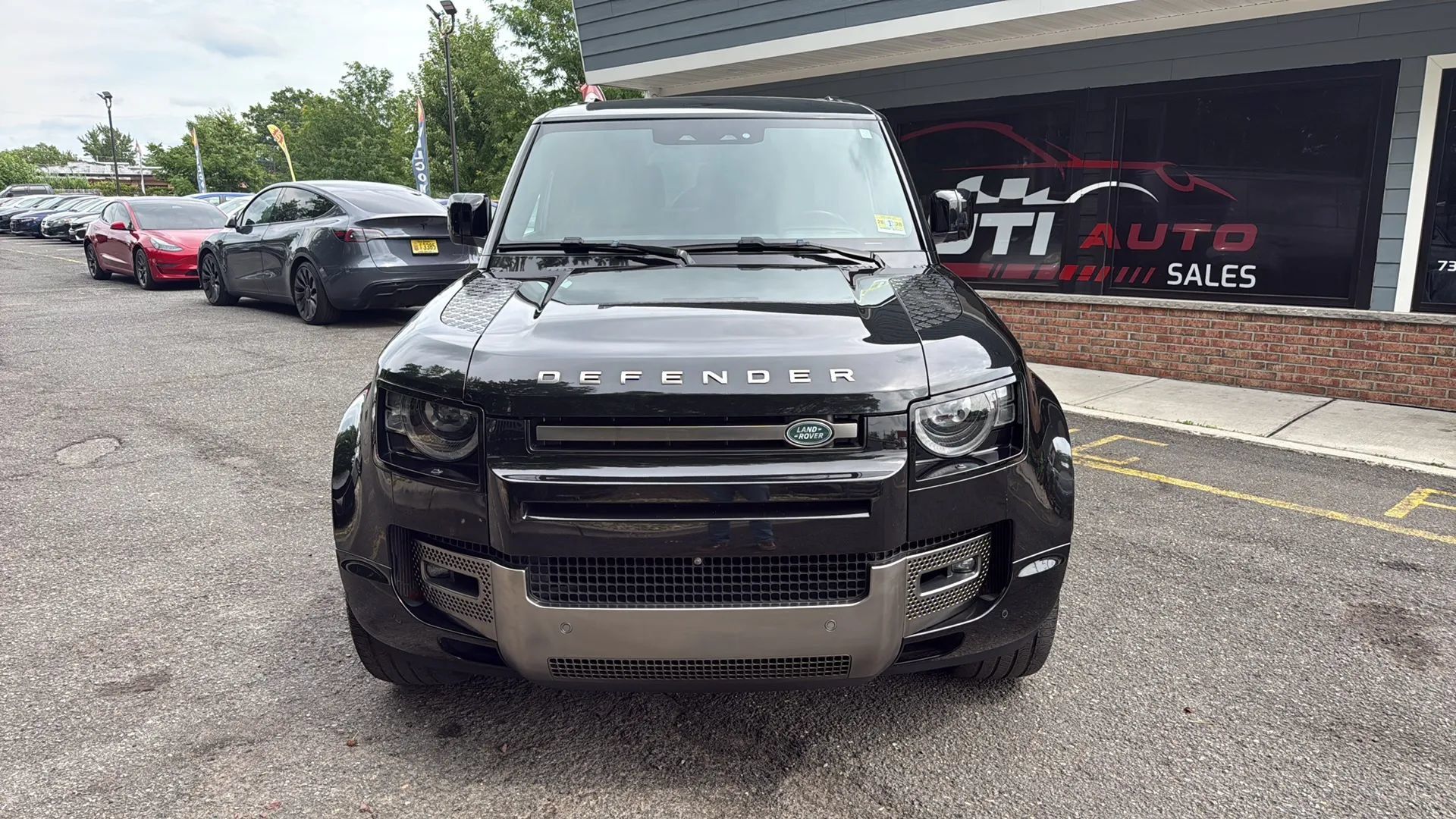 Used 2020 Land Rover Defender 110 X AWD/4WD image 2