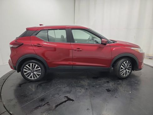 Used 2022 Nissan Kicks SV image 11