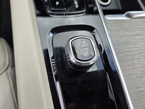 Used 2024 Volvo S60 B5 Plus FWD image 33