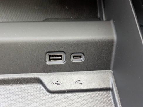 New 2026 Chevrolet Suburban Premier image 26