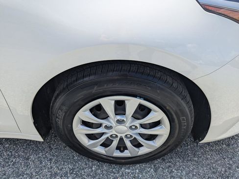 Used 2022 Kia Forte Sedan FWD image 4