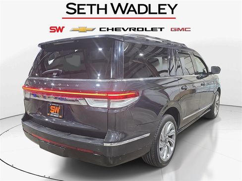 Used 2022 Lincoln Navigator L Reserve image 7