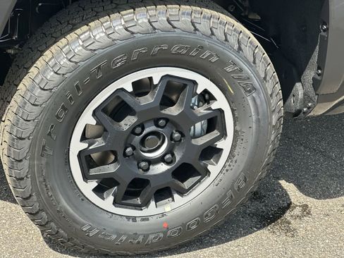 New 2026 Toyota Tacoma TRD Off-Road AWD/4WD image 10