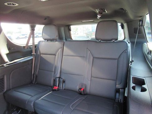 Used 2025 GMC Yukon XL Denali image 29