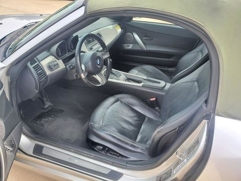 Used 2003 BMW Z4 2.5i image 8