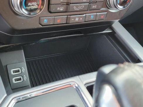 Used 2018 Ford F150 Platinum w/ Equipment Group 701A Luxury image 35