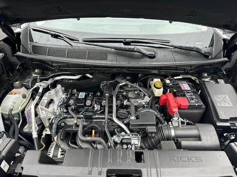 Certified 2025 Nissan Kicks SV image 25