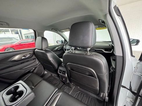 Used 2023 GMC Terrain SLT w/ Infotainment Package II image 25