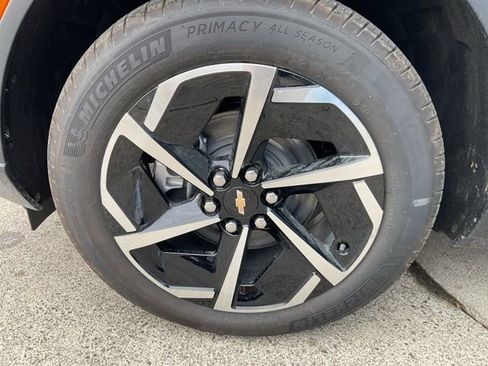 New 2026 Chevrolet Equinox EV LT image 26