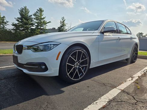 Used 2018 BMW 330i xDrive Sedan AWD/4WD image 2