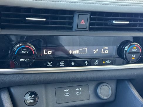 Used 2025 Nissan Rogue SV AWD/4WD image 19