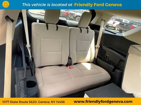Used 2023 Ford Explorer XLT AWD/4WD image 35