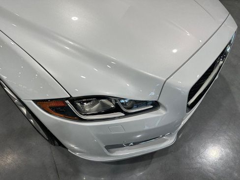 Used 2016 Jaguar XJ R-Sport RWD image 14
