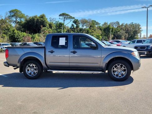 Used 2021 Nissan Frontier SV image 4