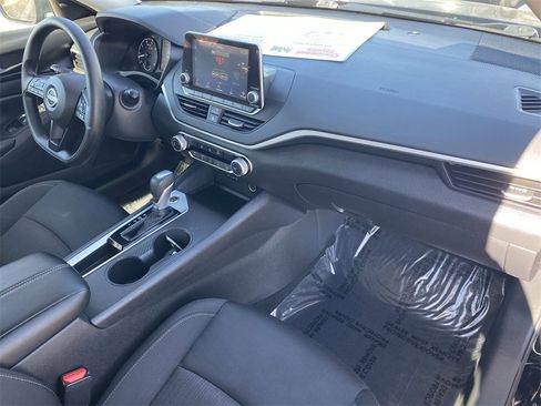 Used 2025 Nissan Altima 2.5 S image 15