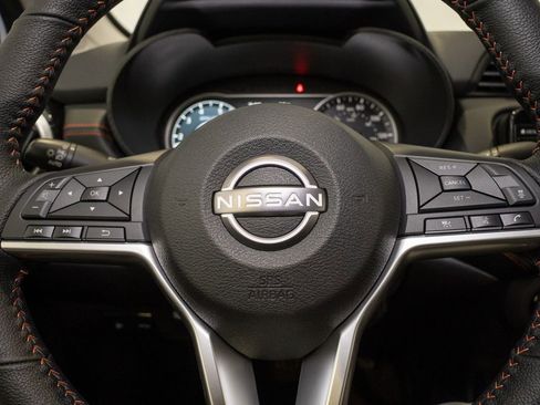 New 2025 Nissan Versa SR w/ Trunk Package image 18