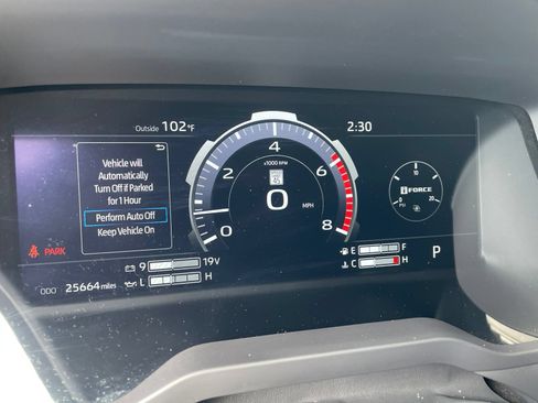 Used 2024 Toyota Tundra Limited w/ Power Package AWD/4WD image 27