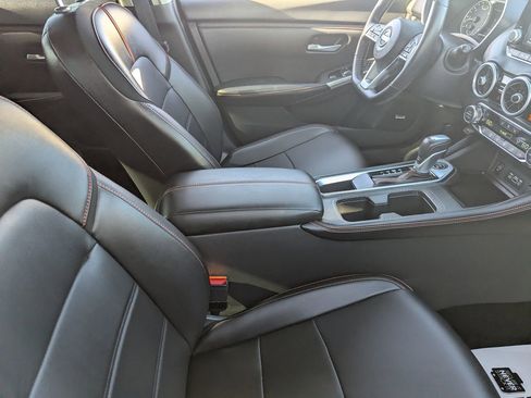 Used 2025 Nissan Sentra SR w/ SR Premium Package image 12