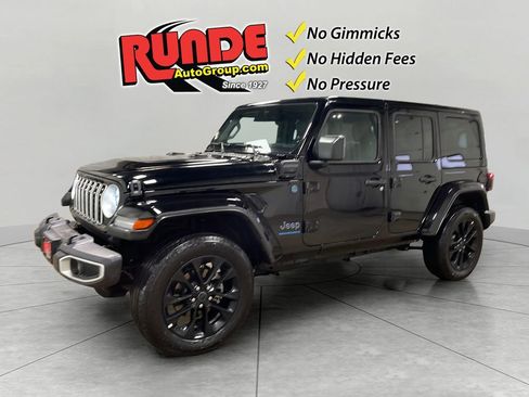 Used 2025 Jeep Wrangler Unlimited Sahara w/ Safety Group image 1