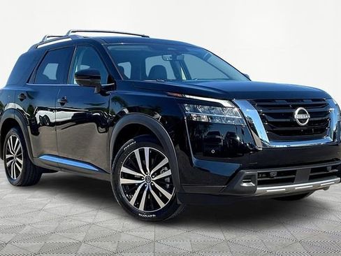 Used 2024 Nissan Pathfinder Platinum w/ Cargo Package image 1