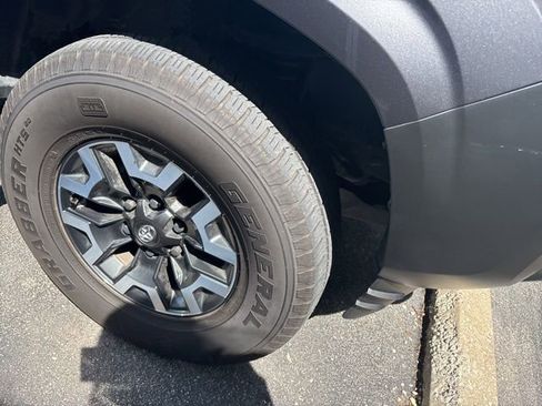 Used 2022 Toyota Tacoma SR image 14