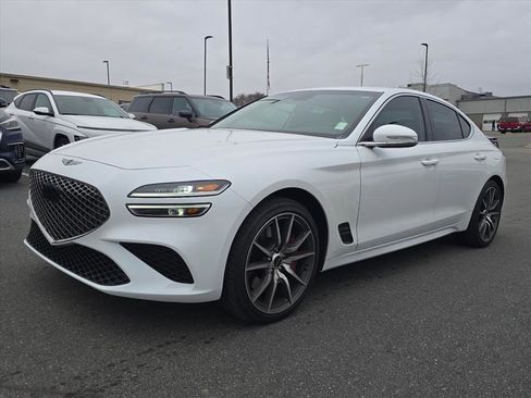 Used 2025 Genesis G70 2.5T image 4