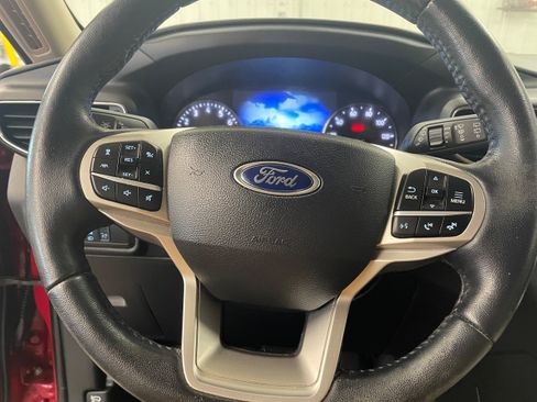 Used 2022 Ford Explorer Limited w/ Class IV Trailer Tow Package image 16
