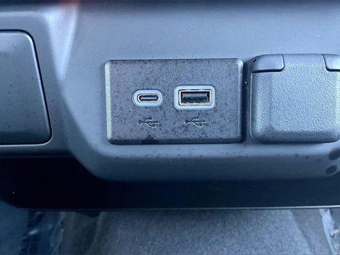 Used 2024 Chevrolet Silverado 1500 Custom image 33