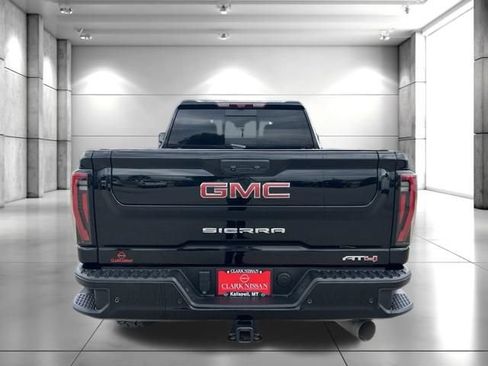 Used 2024 GMC Sierra 2500 AT4 w/ AT4 Premium Plus Package AWD/4WD image 7