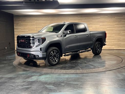 Used 2025 GMC Sierra 1500 AT4 w/ Technology Package AWD/4WD image 7