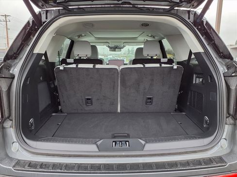 Certified 2025 Ford Explorer Platinum w/ Ultimate Package image 12