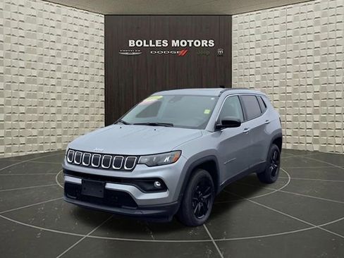 Certified 2022 Jeep Compass Latitude w/ Sun and Sound Group AWD/4WD image 10