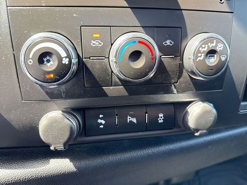Used 2013 Chevrolet Silverado 2500 LT w/ Convenience Package AWD/4WD image 17