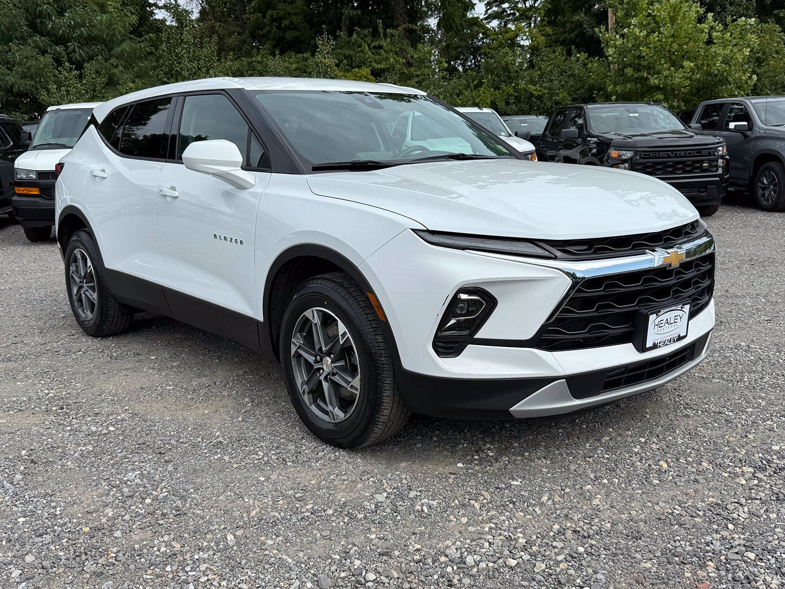 Certified 2025 Chevrolet Blazer LT FWD image 1
