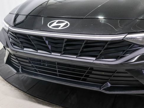 Used 2025 Hyundai Elantra Hybrid FWD image 8