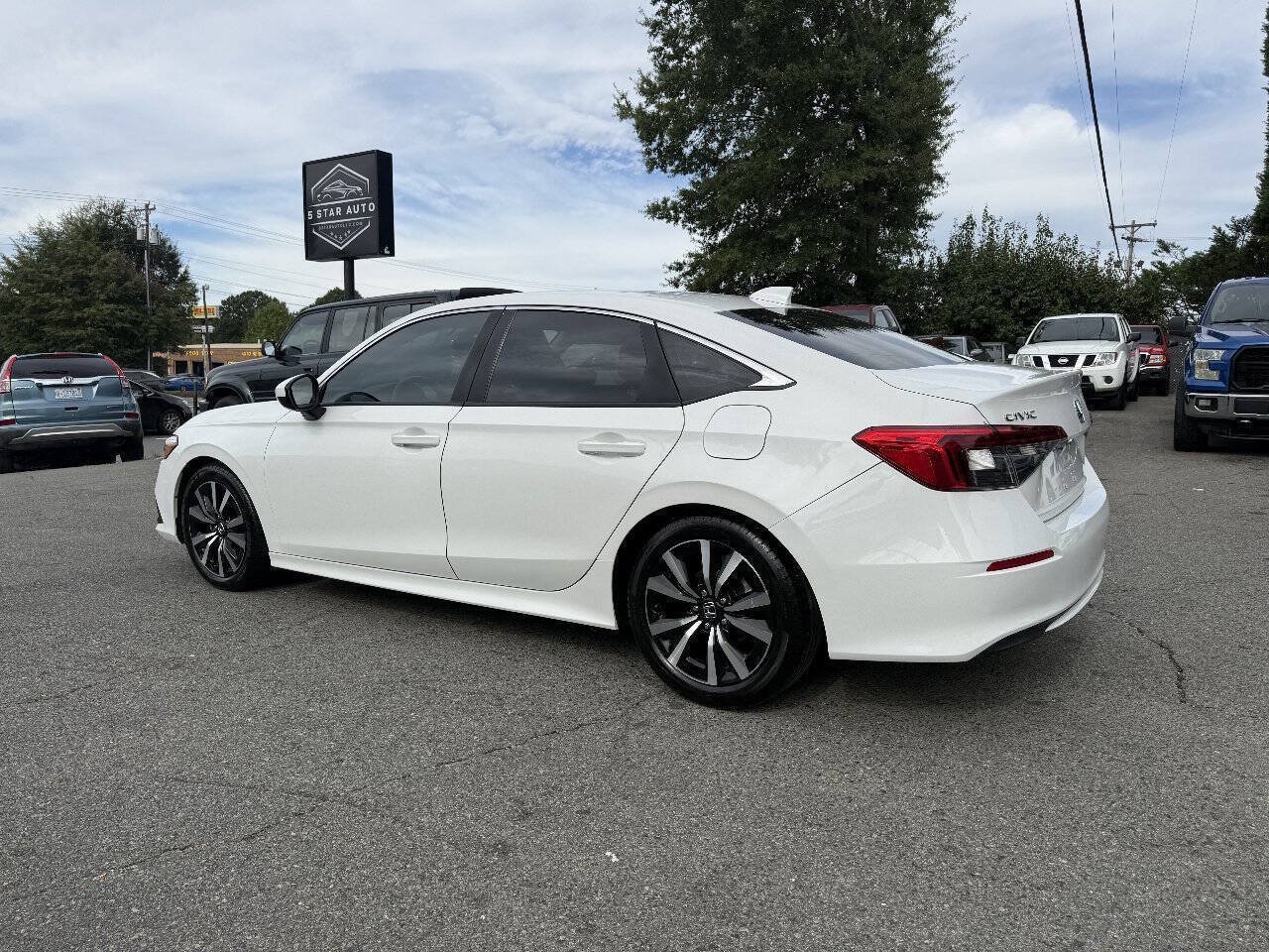 Used 2024 Honda Civic EX image 7