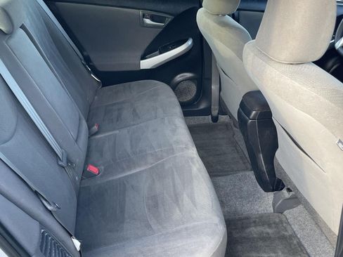 Used 2014 Toyota Prius Two w/ Preferred Accessory Package FWD image 12