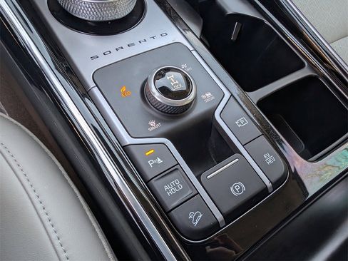 Used 2022 Kia Sorento SX w/ Panoramic Sunroof Package image 31