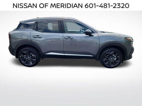 New 2026 Nissan Kicks SR AWD/4WD image 6