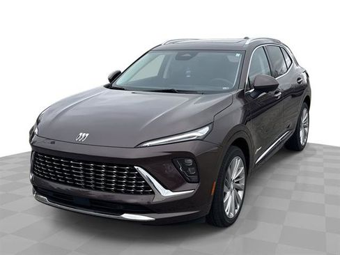Used 2025 Buick Envision Avenir AWD/4WD image 29