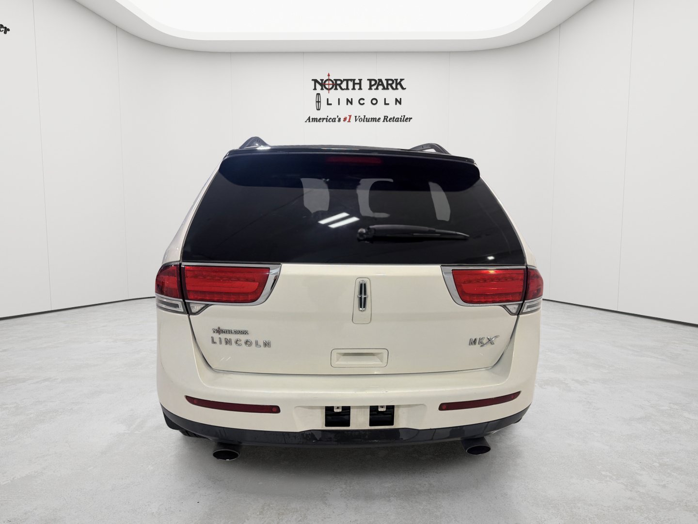 Used 2013 Lincoln MKX FWD w/ Wood Pkg image 4