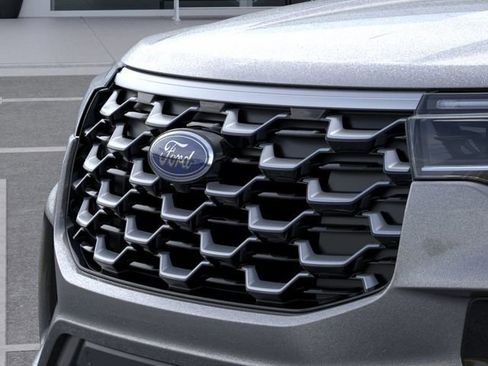 New 2026 Ford Explorer Platinum w/ LUX Leather Package image 17